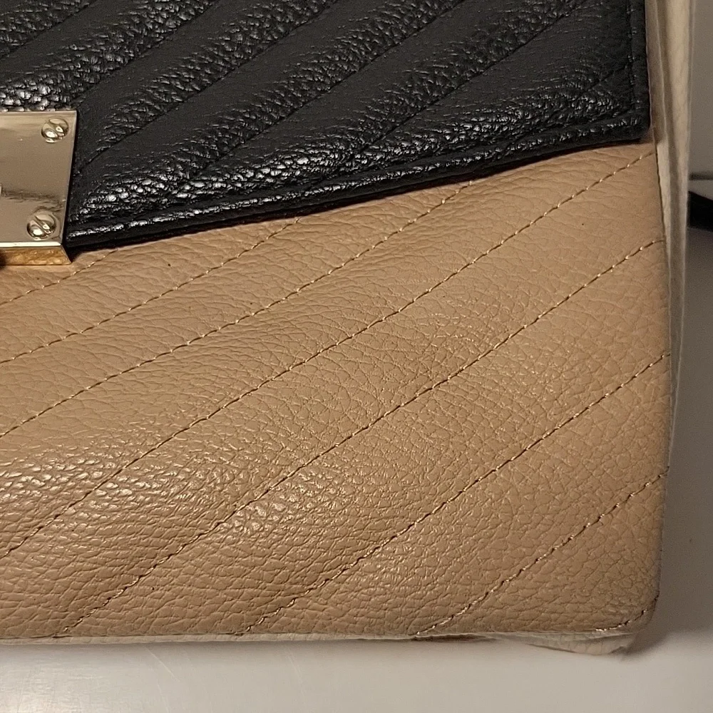 Guess‎ Alinda Convertible Crossbody Clutch Bag Colorblock